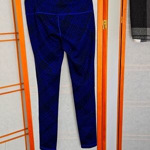 Athleta Reversible Westchester Chaturanga Tight Leggings Blue S